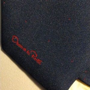 *4/$20 Bundle Deal Closet Cleanout Sale* Oscar De La Renta men's Tie